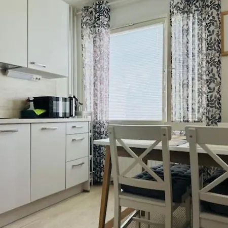 דירה With Glazed Balcony קוטקה